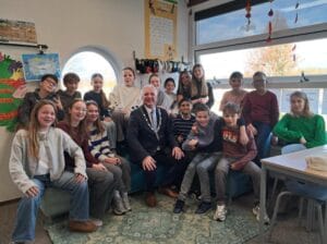 bs de sprong groep 8 met burgemeester geurts